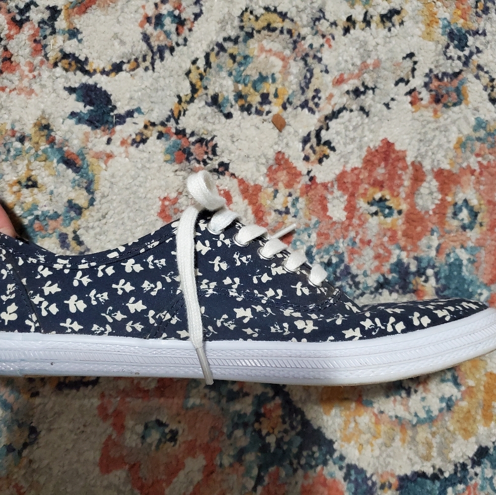 Canvas Shoes - Picture 2 of 5